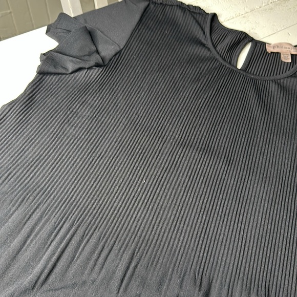 Philosophy size XXL short sleeve black accordion style blouse NWT - Picture 5 of 8